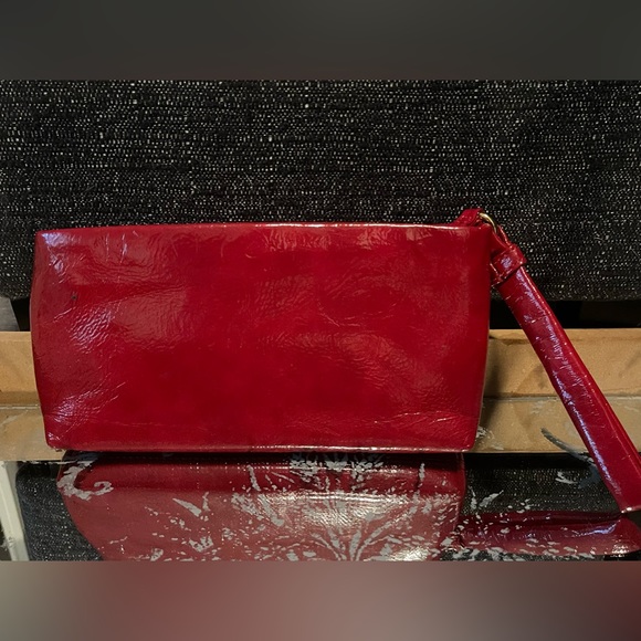 Big Buddha Red Flower Wrislet - Picture 2 of 5